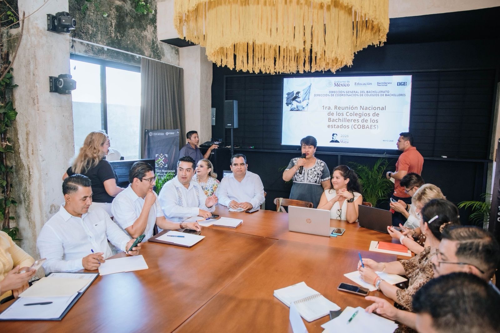 Participa Cobaeh en reunión nacional sobre educación media superior